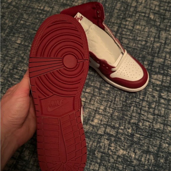 Nike Air Jordan 1 Retro High OG - Picture 5 of 8